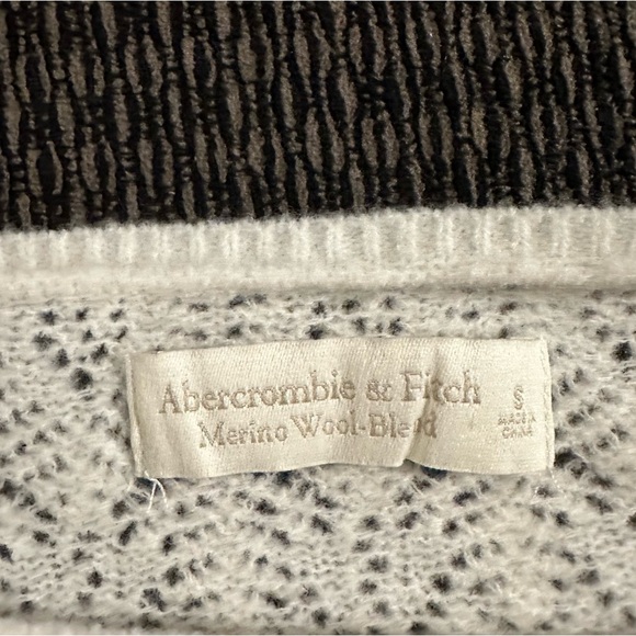 NWOT Abercrombie Merino Wool-Blend Slash Sweater Top in Cream - Picture 8 of 9